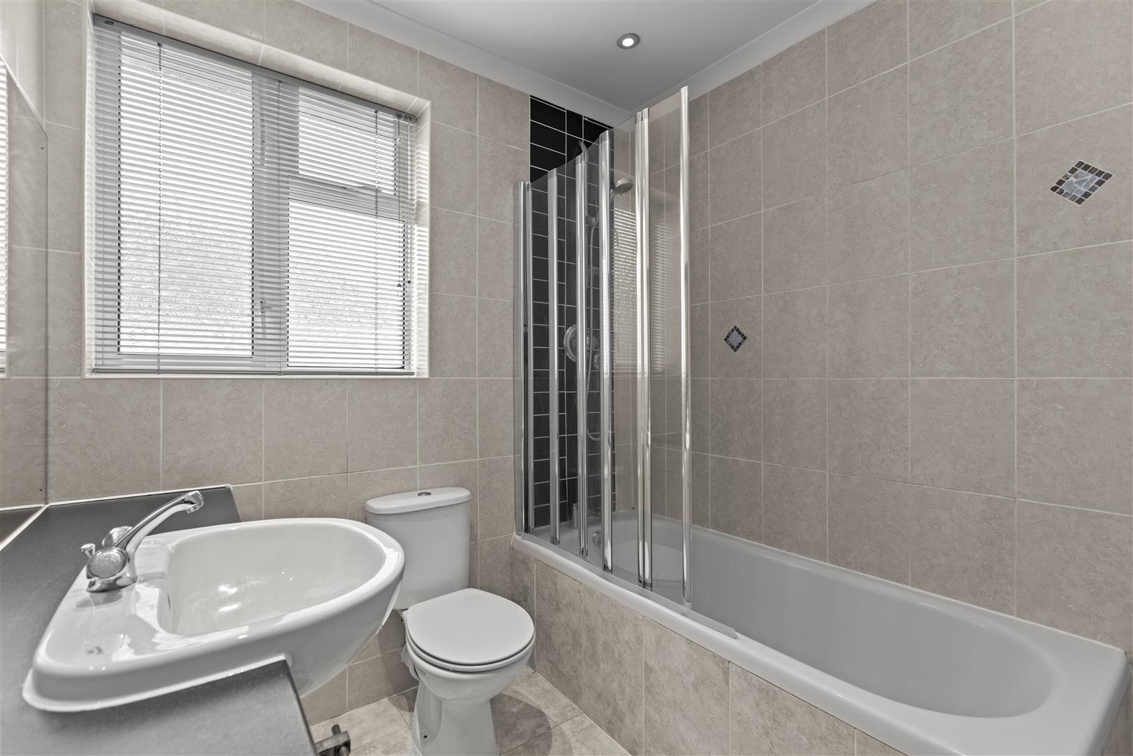 Woodlands Close, Ascot